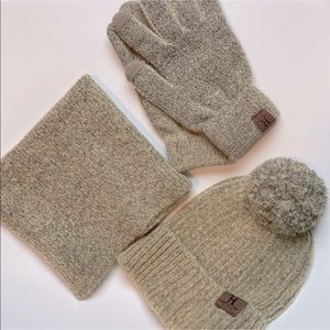 Beige Winter set - Hat, Gloves and Scarf